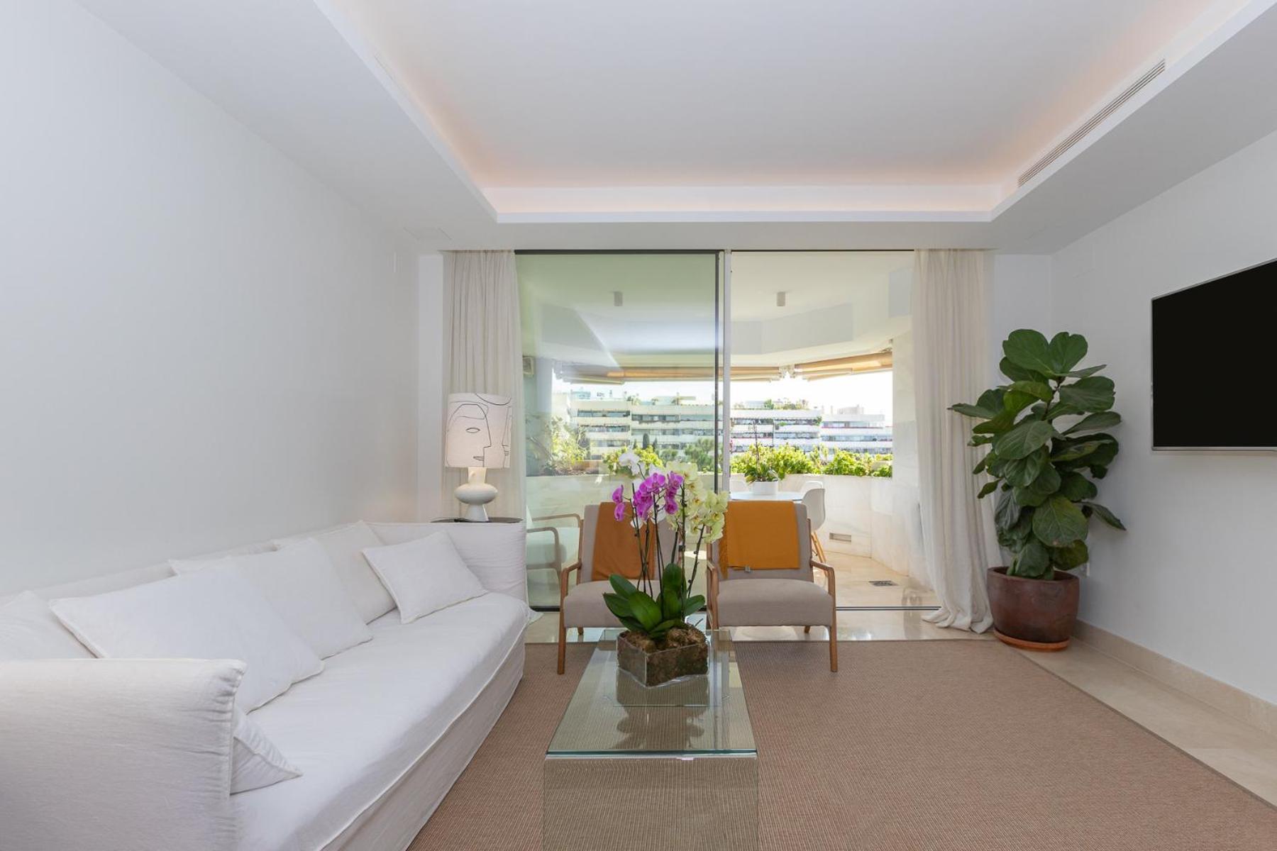 Lujoso Apartamento Con Piscina En Paseo Maritimo 마르베야 외부 사진