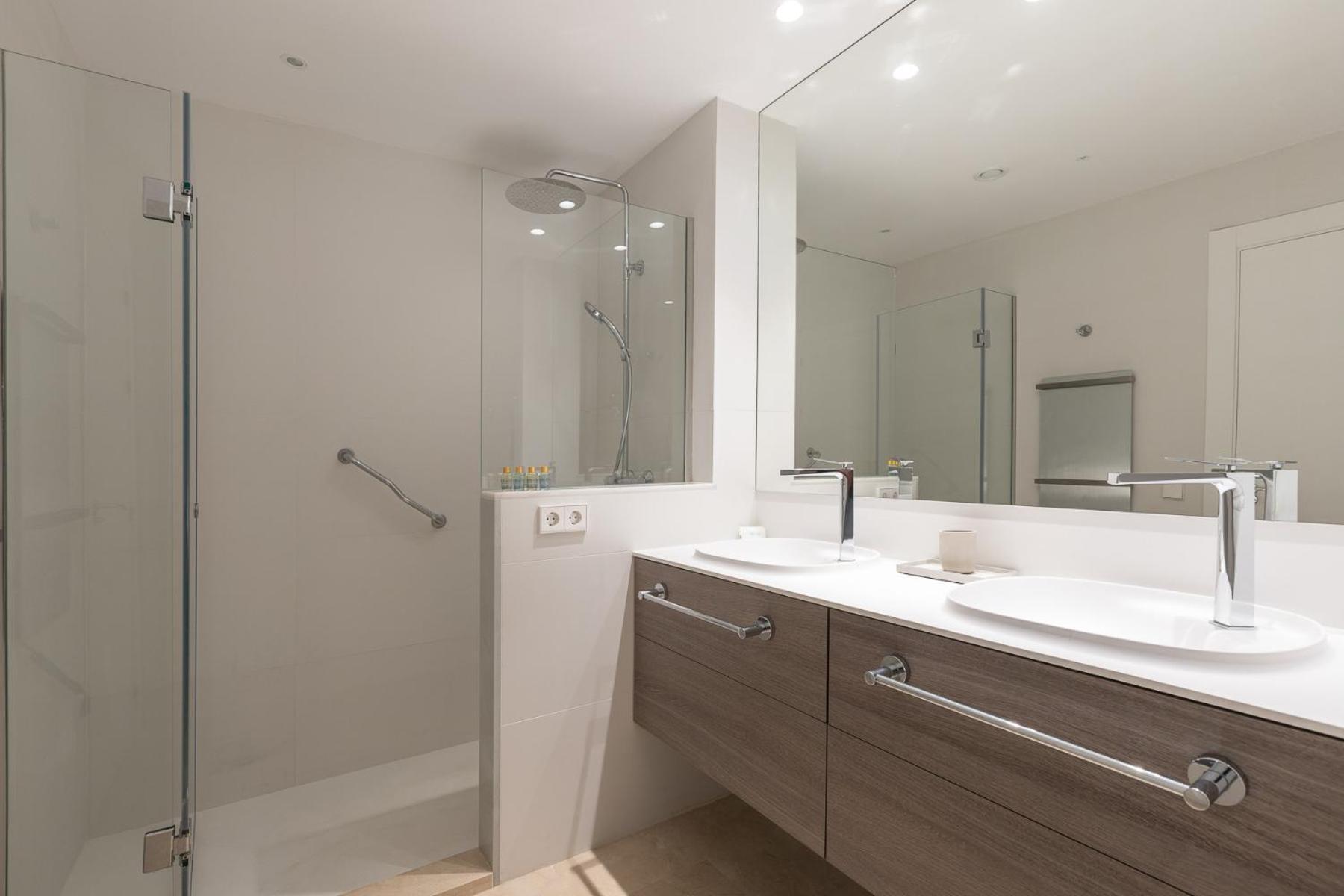 Lujoso Apartamento Con Piscina En Paseo Maritimo 마르베야 외부 사진