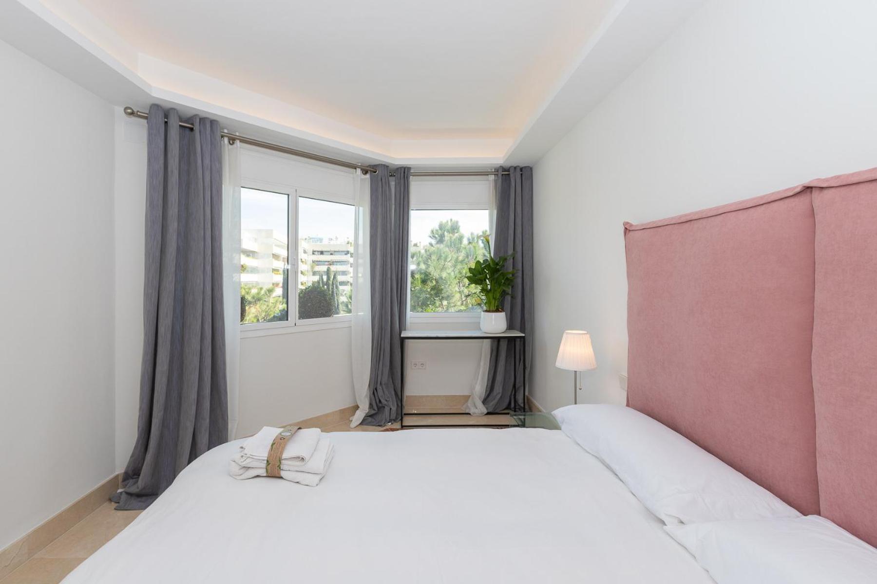 Lujoso Apartamento Con Piscina En Paseo Maritimo 마르베야 외부 사진